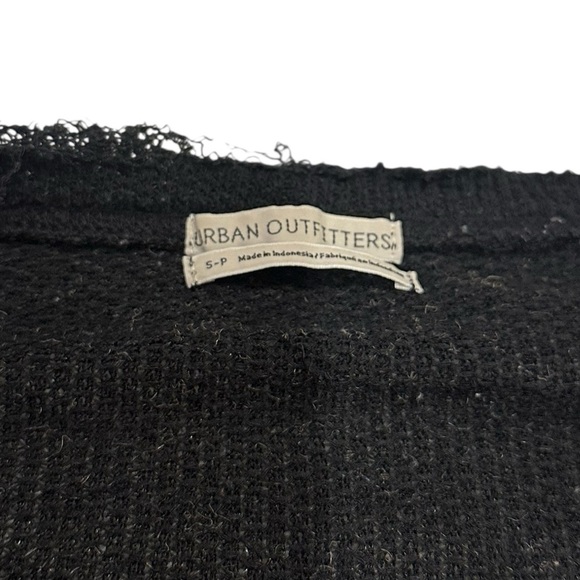 Urban Outfitters Women’s Button Long Sleeve Waffle Knit Sweater Black Small - Picture 3 of 7